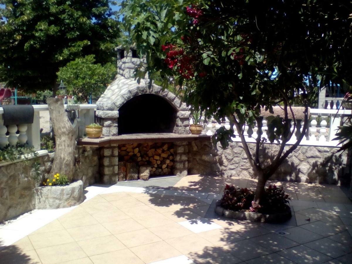אומיסאליי Apartmani Jozefina מראה חיצוני תמונה